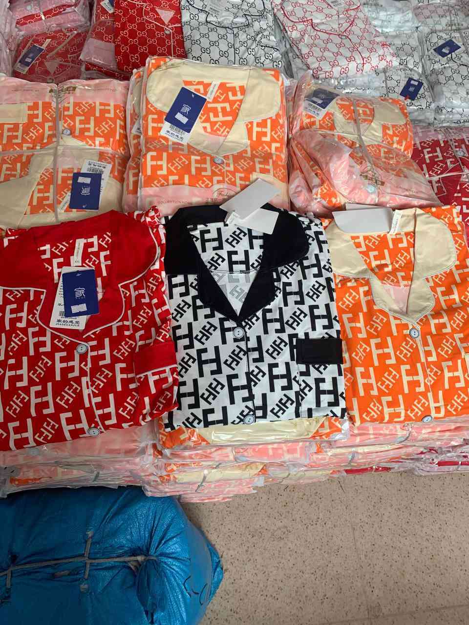 تراكات نسائية جملة اقل طلب درزن من كل موديل 
https://t.me/devamnn


**إذا كنت صاحب هذا الإعلان وتريد حذفه لأي سبب، رجاءا أرسل رسالة إلى الدعم الفني**