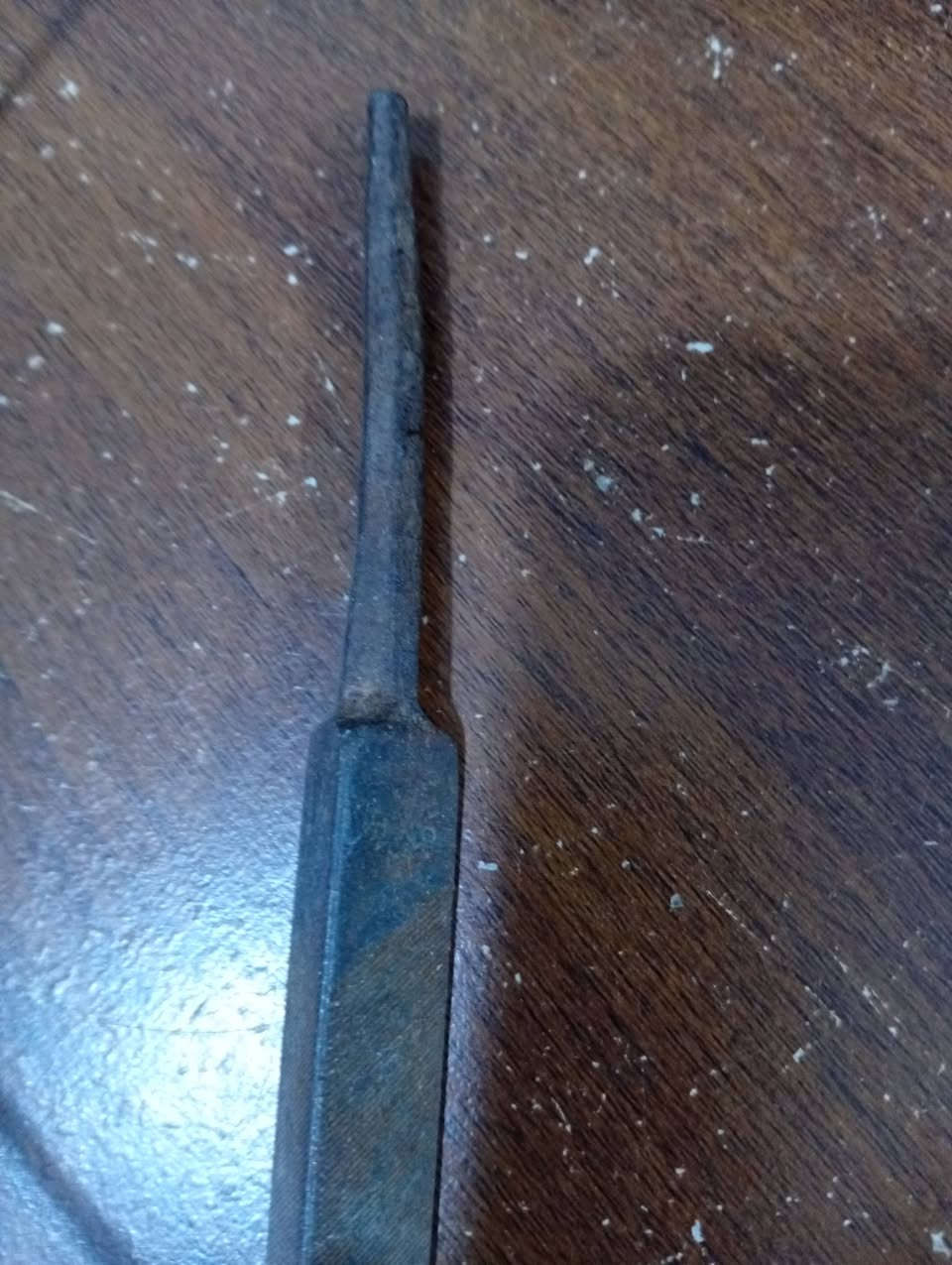 سلام عليكم مبرد حديد اصلي سعر قطعة ١٠ عراقي بغداد ***********
