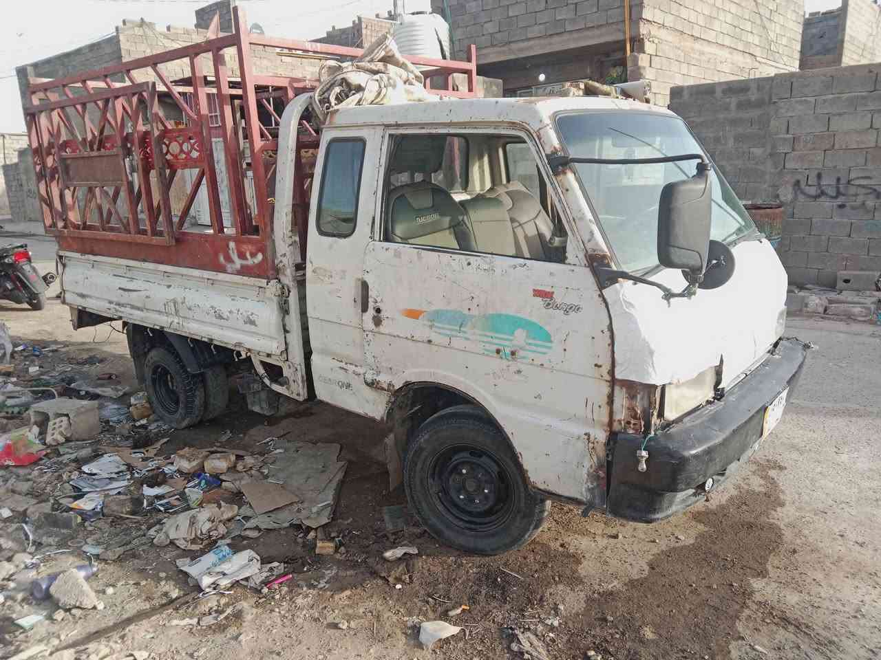 السلام عليكم بسبب الوعود الكاذبة اعيد النشر بنكو ٩٣ كير مكينه جديد اكسن نضيف رقم انكليزي بس تحول تستلم لوحات سعر ٤٠ وبيها مجال مكان بغداد المعامل حي النصر مستعجل عله بيعتها كلش ***********
