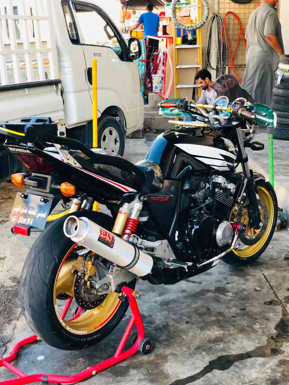 سلام عليكم
CB400
سكيورتي جيل ثالث  كفاله عامه بعدهه لوك ربع متصرف عليهه صور تحجي 
مكان الانبار رمادي جيب وياك فيتر وتعال افحص 
سعر 23 وبيها مجال بسيط بدون اوراق 
***********
