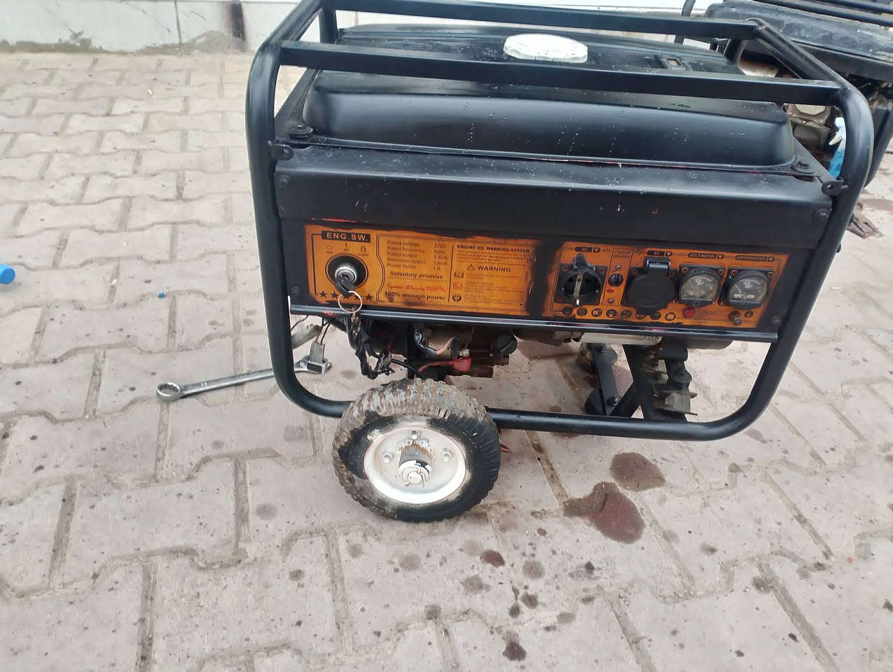 مولدات شرط الشغل مع رافع قدره 20كيفي ملف محترك يعني ابيعه عاطل


**إذا كنت صاحب هذا الإعلان وتريد حذفه لأي سبب، رجاءا أرسل رسالة إلى الدعم الفني**