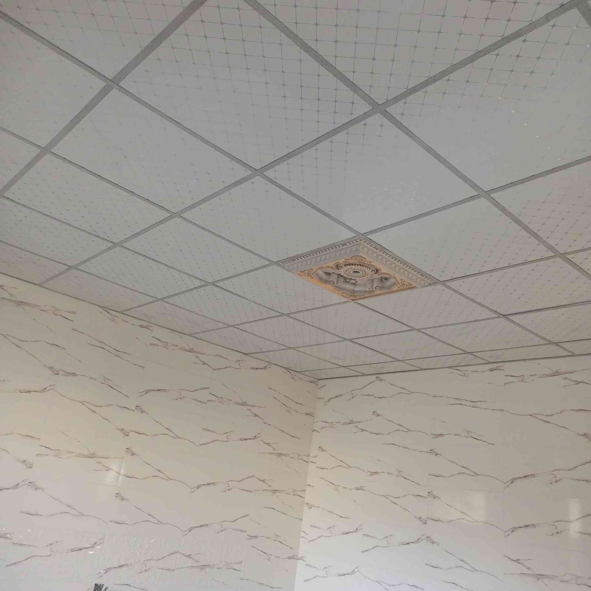 بلاش ..😘..بلاش .كادر عمل بشرط اليزر
☎️***********☎️اسعار العمل بلاش ⚒️للعلم مستعدون العمل داخل وخارج كركوك
صبغ خارجي داخلي عمل ،😍فلين داخلي خارجي😍
عمل 🤩سقوف ثانوية بجميع انواعة  🤩
🤯سقوف مغربية....بكل ديكوراتة 🤯
😍بديل الخشب والرخام ديكورات ....😍
