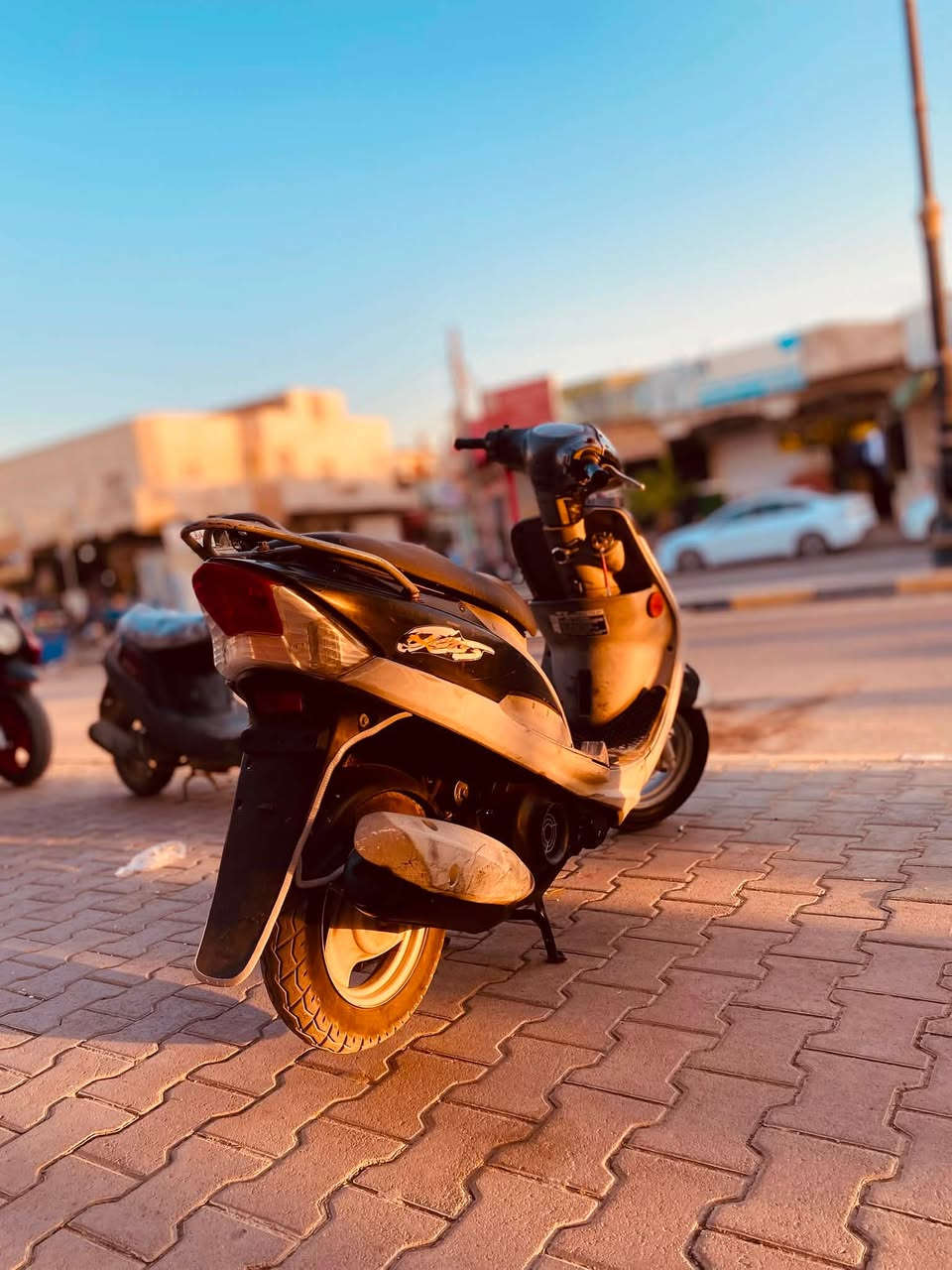 سلام عليكم دراجه لبيع ماكس منغولي مكفوله كفاله عامه ما عده الدبلات فاكسه وهورن نقص كلوب امامي الدراجه خير من الله نضيفه مكفوله كفاله عامه المكان الديوانيه حي العصري السعر ٦٥٠ وبيه مجال بسيط والمو شراي لا يكسر بالسعر متواجد ع ماسنجر وهذا رقمي ***********
