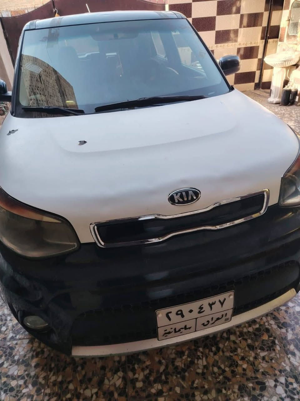 بسم الله الرحمىن الرحيم
من رخصة الادمن المحترم 

كيا صول رقم سليمانيه موديل 2017 مواصفات ستاندر المتعارف عليه السياره وكل تفاصيلها موجوده بالصور اسفل المنشور تريد تحويل تريد وكاله بخدمتك السياره وارد أمريكي ضرر بنيد ودعاميه بدون ايرباك مكفوله من ناحية الشاصي والباركيت ومكفوله من الايرباكات مكينه السياره 2000 جي دي آي مكان السياره بغداد البلديات 
رقمي للشراي فقط *********** حيدر 

السعر المطلوب بالسياره 135 ورقه وبيها مجال للشراي 

اؤكد شرط الفحص والتحويل
