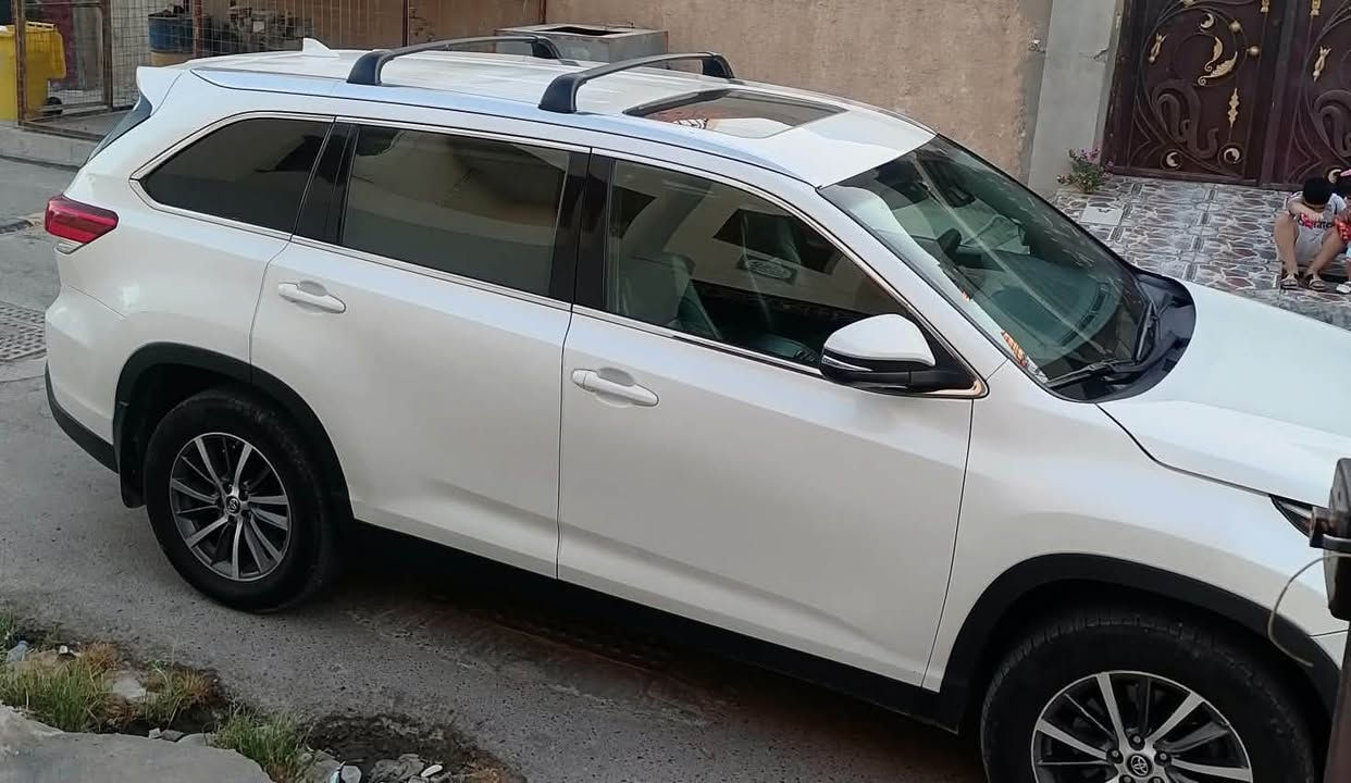 السلام عليكم

تويوتا هايلندر 2019  AWD  XLE  
رقم بغداد سنوية جديدة
تايرات نيكسون جديدة
السياره فور ويل درايف
 رادار 

نقطع عمياء 

مثبت سرعة 

محرك 6 سلندر 3500 

فتحة سقف

جلد 
 
كشنات كهرباء 

كشنات تدفئة 

بردات ابواب 

جنطه كهرباء 

ويل كروم 
7 راكب 

كشافات 

تحكمات مقود 

شاشة - كامرة 

بصمة ترحيب  

ماشية ١٩١ الف كيلو 

بدون أيرباك
الضرر الجاملغ اليمنى واليسرة
للاستفسار اكثر 

***********
