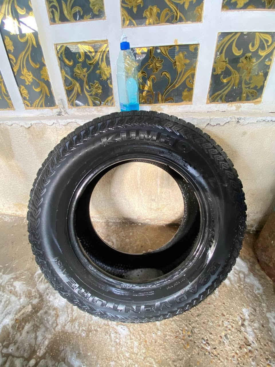 السلام عليكم للبيع تخم تايرات كومهو قياس 275/65/18

***********
