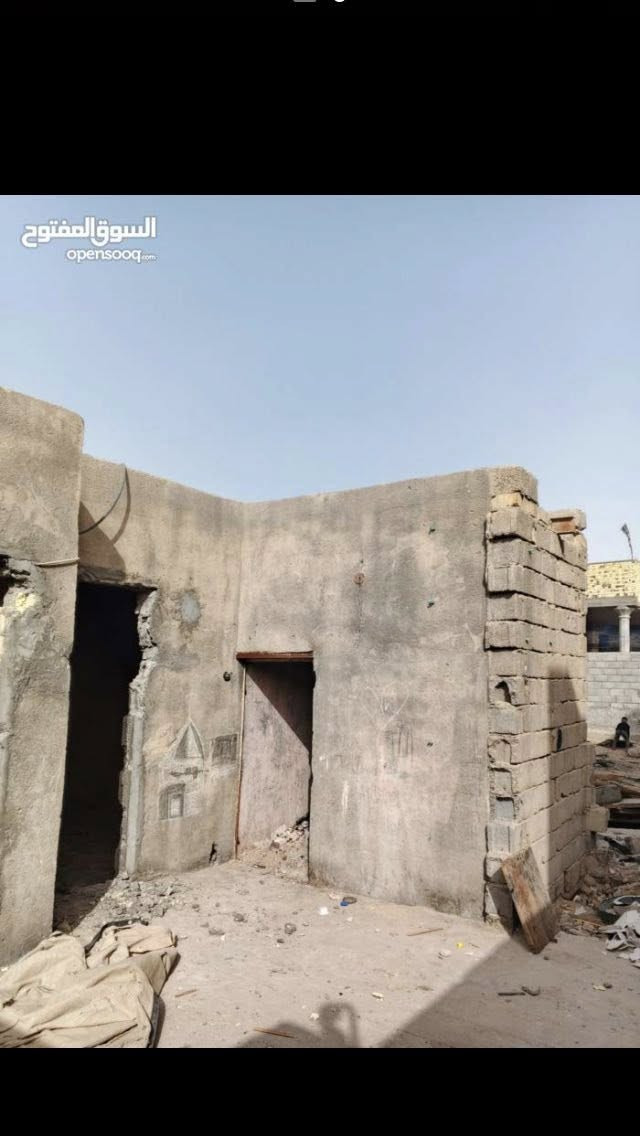 بيت للبيع مساحه 350 متر طابو زراعي في الهارثه تبليط للباب كهربا فوكا ماي كذالك وبي مساحه ما مبنيه لبيت مثل مشوف وادله ترتيب سعر 25وبي مجال وتسال ***********
