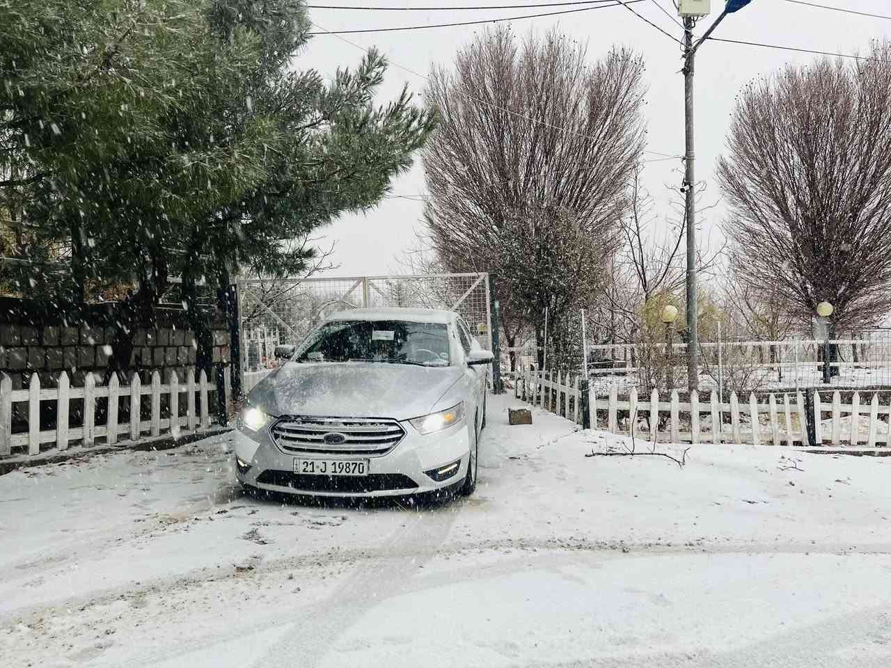 سەرەتا بە ناوی خوا
فۆرد تۆروس 2013  بۆیاخ 

سفری ئێرە شەریکەی نیڤا 80 m ڕۆشتوە 

فول مواسەفات بەس جلد و بەسمە نیە

دەخلی سەیارەکە تابلی جوانە 

کامل ئەدەواتی سنوقی تیایە

٣ شاشە

سلاید 

کوشن کارەبا

تەحدید سورعە 

٤ تایەی تازەو لۆل

سەیارەکە زۆۆر جوانو پاک ماوتەوە 

 سەنەوی تازە رەقەم باریک

غرامەو بەناو کردنی بەشەرت
١٣٢ گەلاو مەحامەلە
رەقەم موبایل***********
