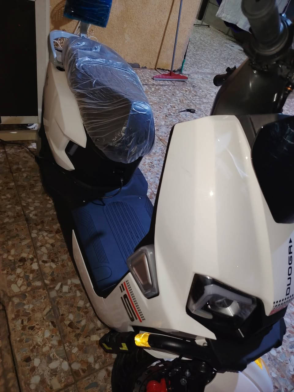 سلام عليكم دراجه شحن سكنس
البيع ويل ١٢ تشغيل بصمه كشن كهربائيه دراجه جديد بطاريات ٦مسطر ٣٩ كارافين سعر مليون و١٠٠ بيهه مجال تواصل ***********
