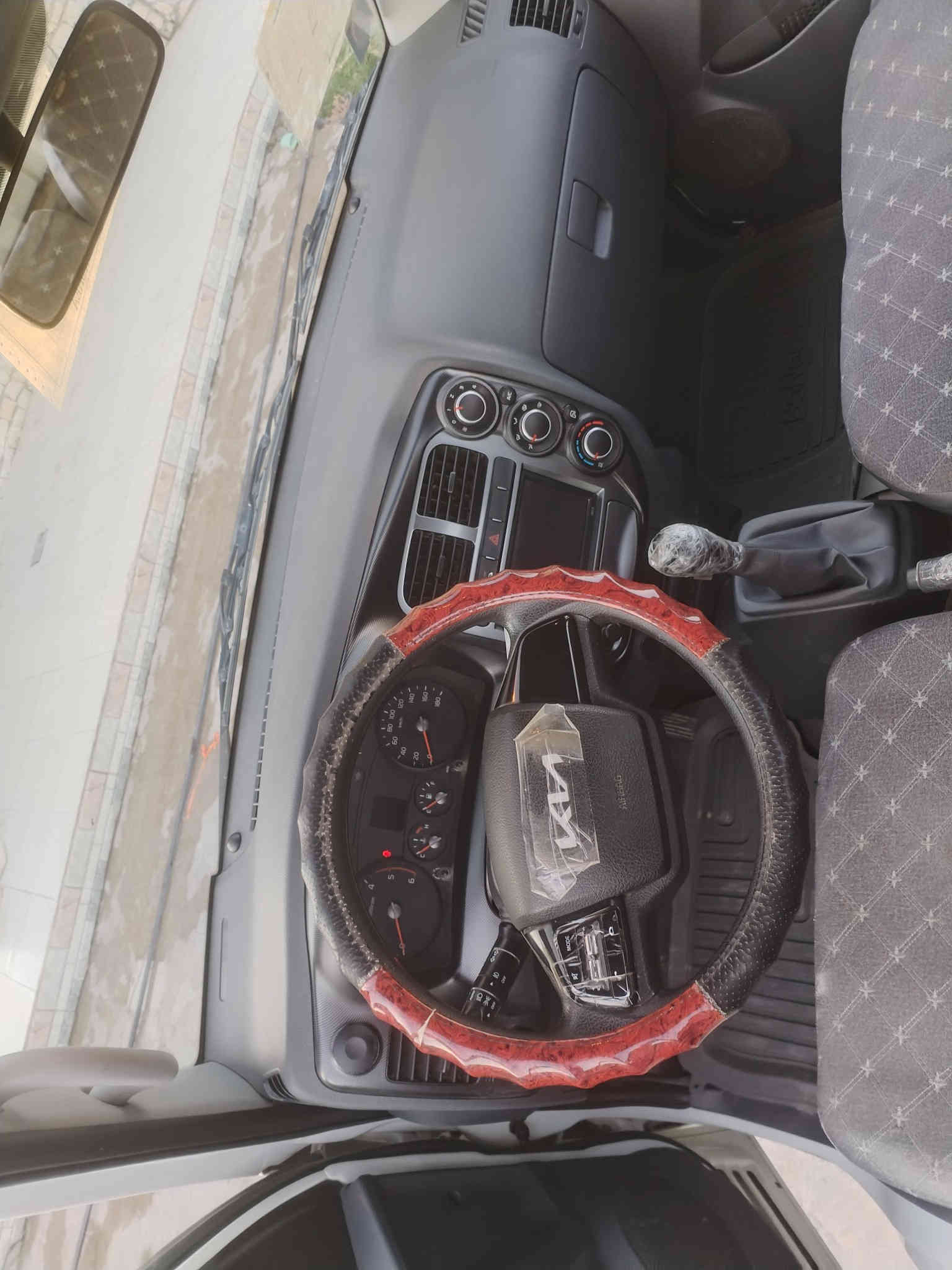 كياموديل 2024 المكان الرمادي البوفراج نضيفه حيل السعر 170
***********
