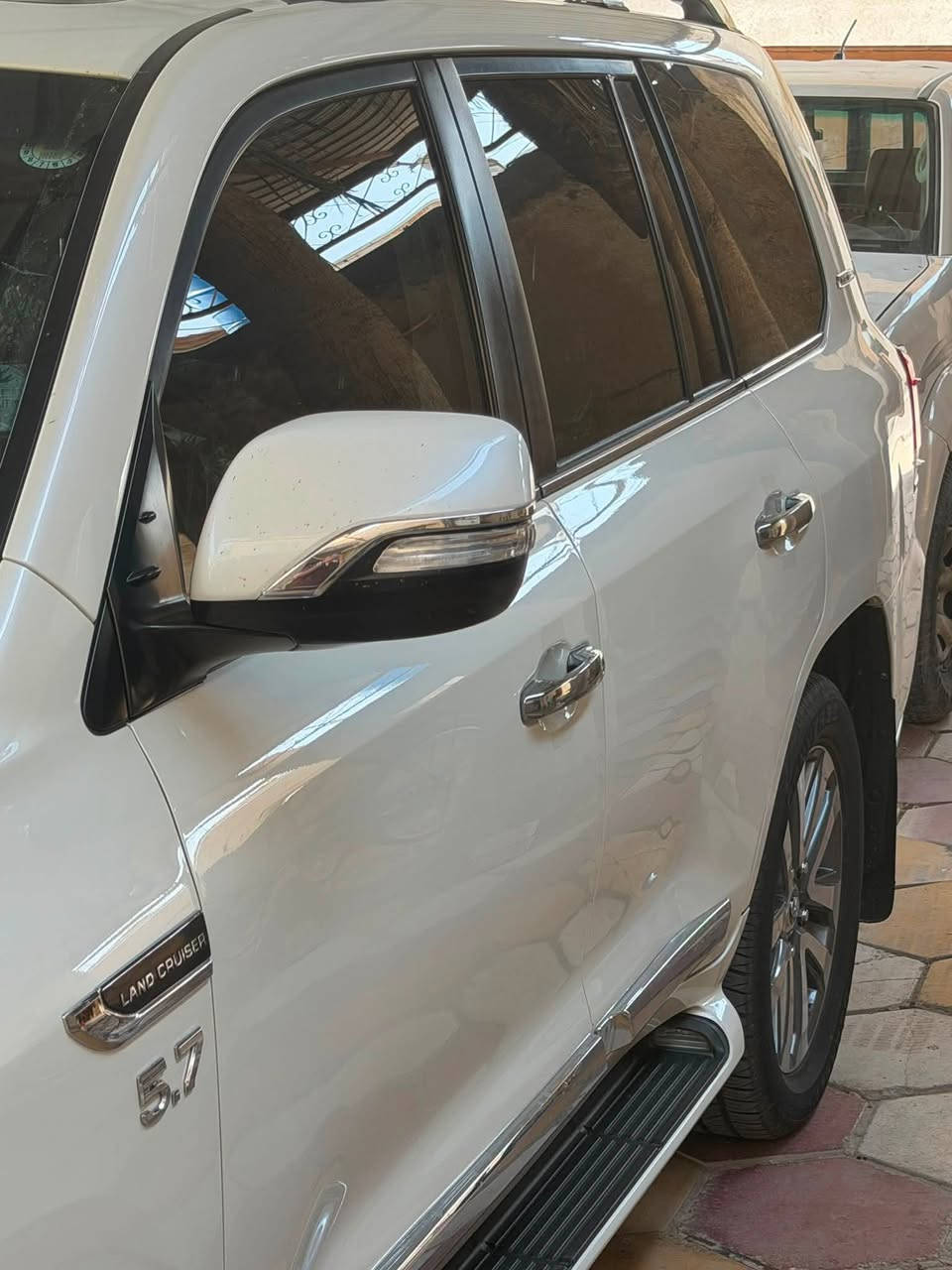 سلام عليكم لاندكروز ساز 2019VXS💯
ماشيه 61الف فقط بيها باج تضليل 80‎%‎

فول مواصفات

جكات تصعد وتنزل

بيبان شفط 

صندوق كهربائي شفط

لون داخل مميز 

كير محرك لكزز

مكفوله كير محرك حداديه

بيها بارد بسيط مكانين 

بيع او مراوس السعر 515وبي مجال قليل 

الاستفسار ***********

