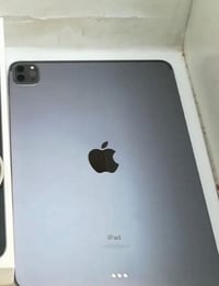 ايباد M4 • بطارية ٩٢% • مكفول