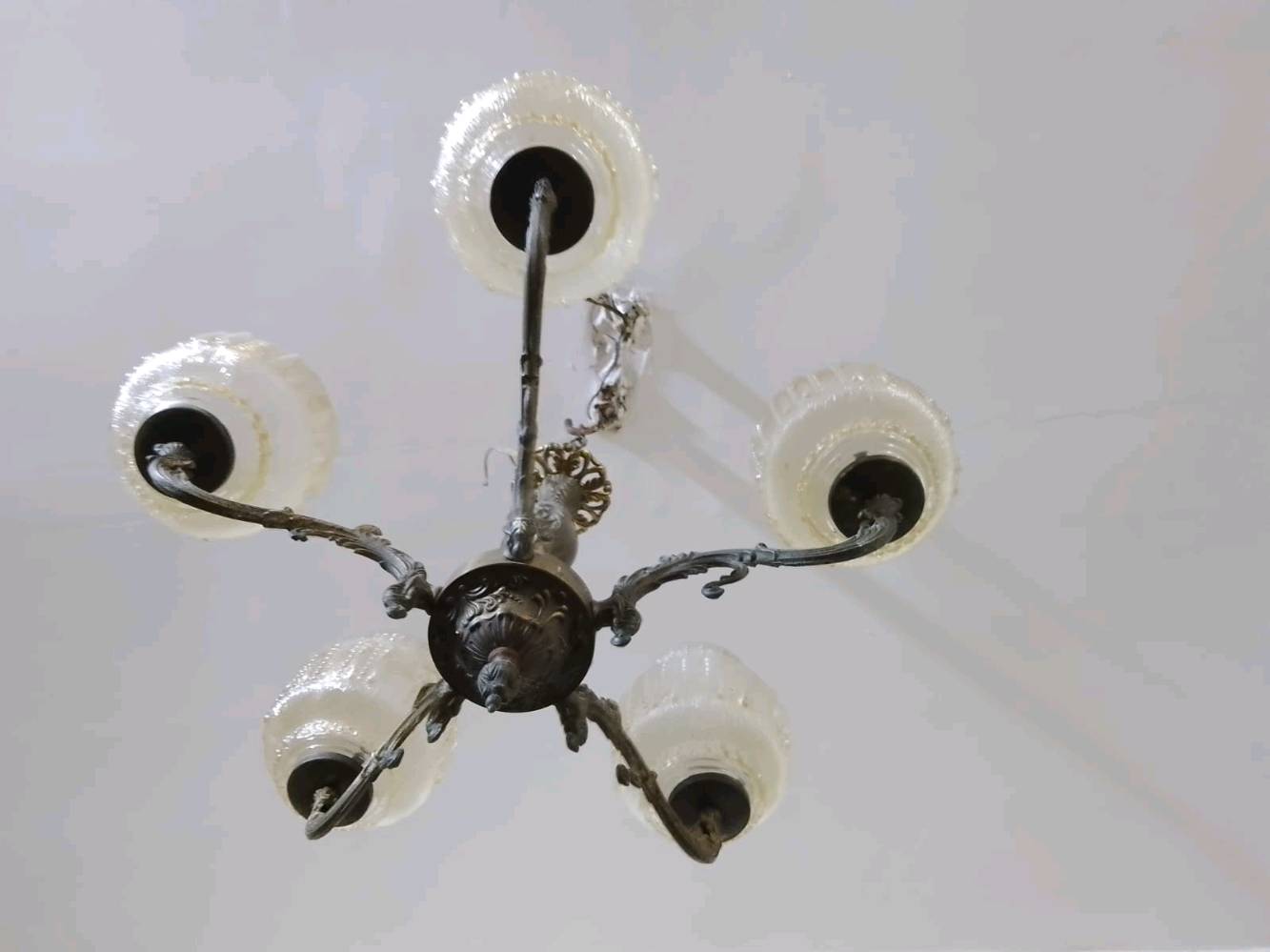 السلام عليكم 
للبيع غراض منزلية اسعار مناسبة 
1- مخاد درجة اولى جديدة
2-مكنسة كهربائيه ألمانية جديدة
3- راوتر 
4- ثريات جديدة كريستال 
5- برميل نفط 
6- تخم رئاسي صاج 10مقاعد
للبيع مستعجل سعر خاص 
العنوان بغداد الحرية 
***********
يوجد واتساب