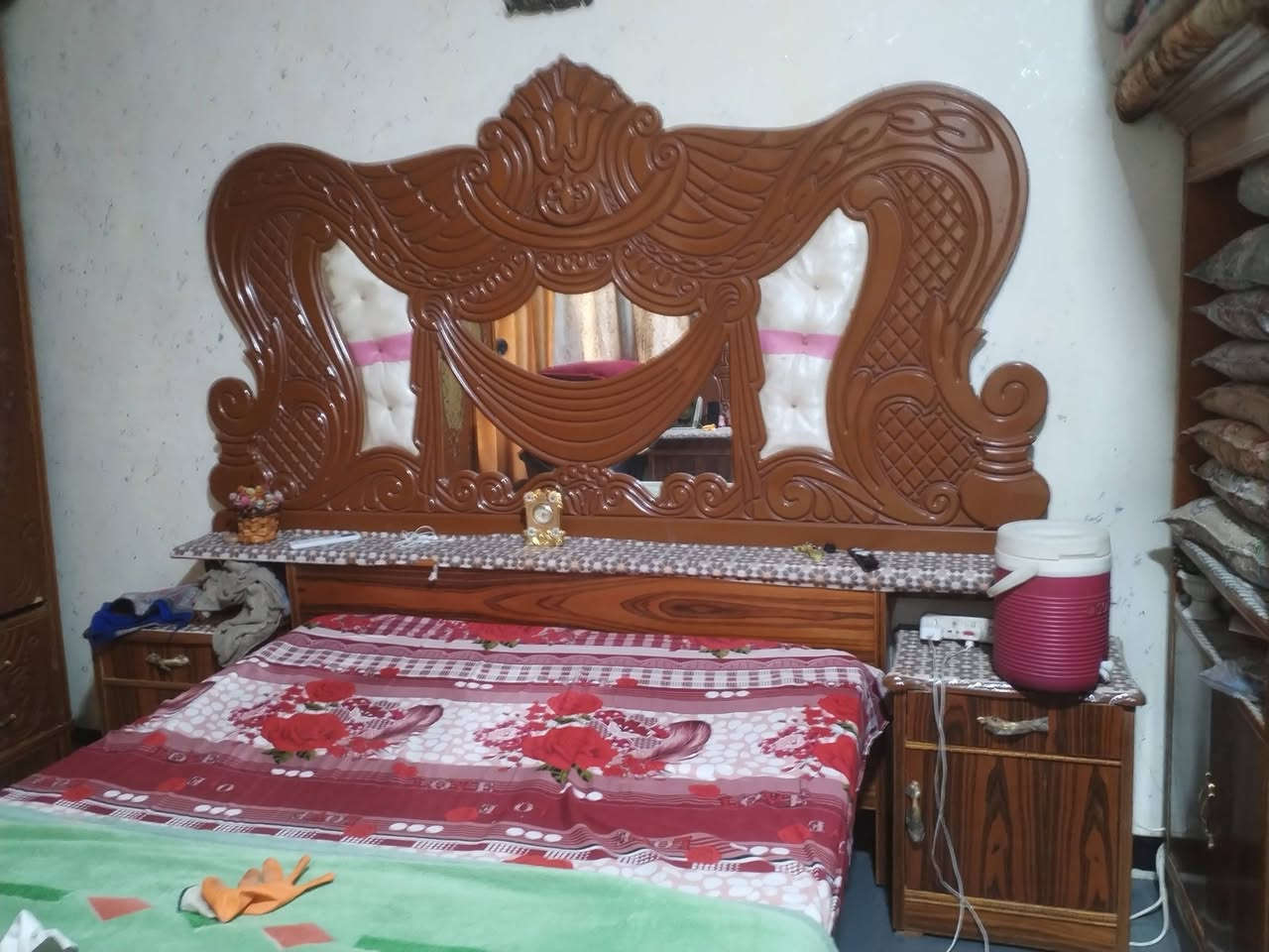 ل السلام عليكم حبايب غرفه البيع كلش نضيفه كامله مابيه ي نقص *********** سعر 600 وبيه مجال الطيبين
