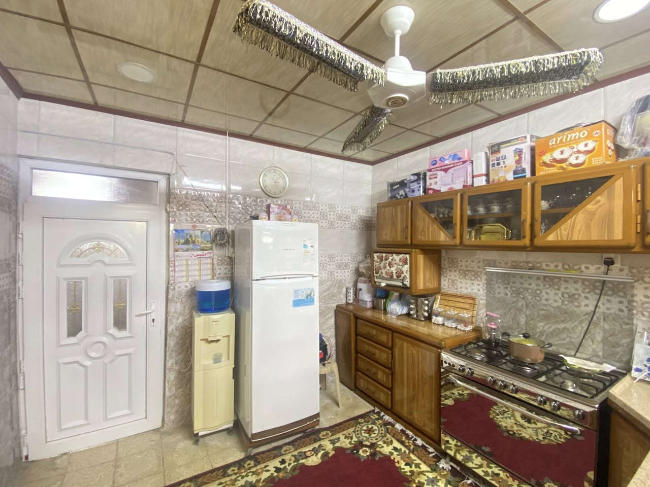 الدار للبيع في حي السلام سند طابو باسم البايع 
المساحة 150 متر طابق واحد 
يتكون من غرفتين وهول واستقبال ومطبخ وصحيات
السعر 120مليون
التواصل 
***********
