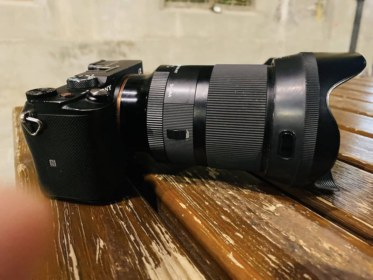 سوني a7c 
عدسة 35 mm  1-4
وحش الفيديو كامرة شغلها رهيب فيديو وصور ودقتها
24 ميكا بكسل 
بسعر مناسب
اذا تحب تشوف شغلي بيها تعال خاص 
#للسعر خاص


**إذا كنت صاحب هذا الإعلان وتريد حذفه لأي سبب، رجاءا أرسل رسالة إلى الدعم الفني**