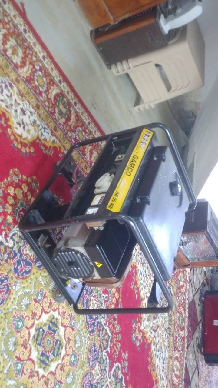 مولده اقصى ياباني . بانزين 5ونص كيفي 22 امبير الحجم الكبير . مولد كلش نضيفه نكره بتشغيل سلف وحبل باتري نقص / شغال السعر 400 مكاني بغداد التاجي توصيل موجود 
***********...... واتساب
