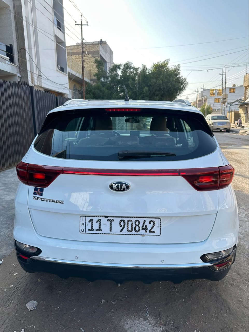 سلام عليكم 
للبيع كيا سبورتج 2019 خليجي ماشية 45 الف كم مكفولة من الحادث والصبغ والتبديل محرك كير تبريد كلشي بيها مكفول وبلادي وسونار منشور وية الصور سنوية لحد 2030 باسمي رقم بغداد انكليزي 
محرك 2000
السيارة (نص فول )
تحكمات ستيرن
داريف مود 
كشنات جلد 
مري شفط 
شاشة اندرويد 
كروس سرعة 
اوتو بارك 
وبعد هواي مواصفات 
العنوان بغداد حي الجهاد شارع الشارقة 
للاستفسار اكثر الاتصال على ‭0770 259 0316‬
السعر 210 وبيها مجال بغداد, العراق
