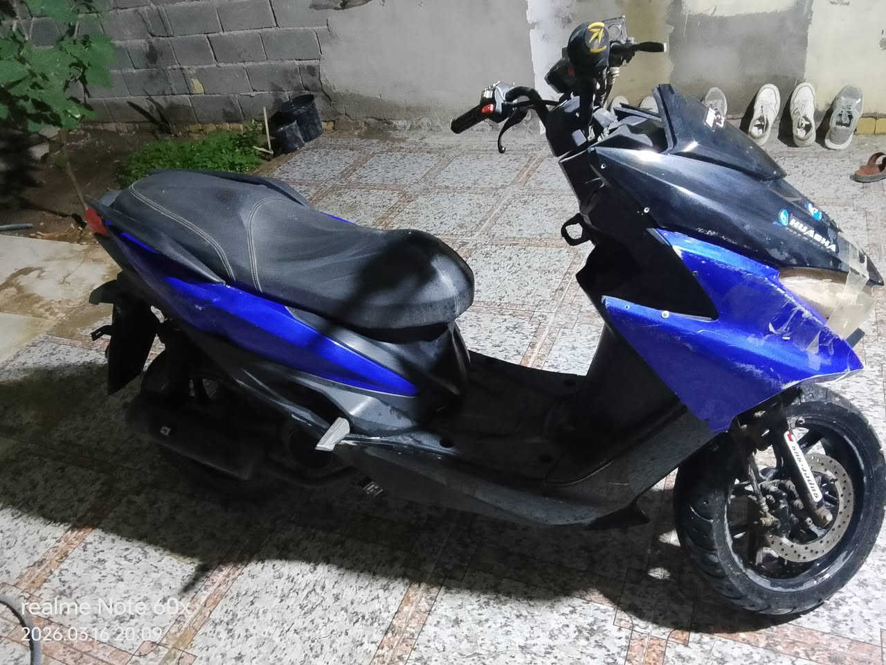 السلام عليكم دراجه هواشا صيني حديث  عله وضع البلاد
دراجه حلوه ورزنه نكره سلف لايت ناصي و عالي كلش  بك لايت قفل جنطه قفل سكان بريكات امامي خلفي قويات دبلات امامي خلفي دبل ﴿السعر 400 وبيها مجال قليل﴾موجود فيس و واتساب
***********
