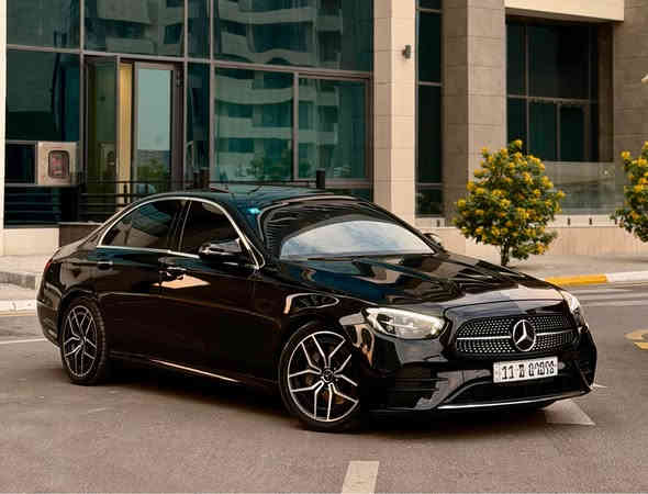 ‏Mercedes Benz E350 AMG 2023 
 ماشيه 9 الف فقط 
فول موصفات 
1. فتحه سقف 
2.  بصمات ابواب 
3. كامرات عدد 5  
4. لايت متحرك 
5. كيج إلكتروني متغير 4 أشكال 
6. شاشه حجم الكبير 
7. حزام كهرباء سحب  
8. رادارات امامي خلفي جوانب 
9. حساسات 360 درجه 
10. صندوق كهرباء 
11. شاحنه لاسلكي 
12. اتو بارك + اتو هولد
13. لد داخلي متغير 64 لون 
14. سماعات برو مستر 
15. كشنات تدفئه
16. ويل 19 AMG أصلي 
17. صفر مسج جديده جداً السياره 
مكان السياره بغداد السيديه 
حادث امامي جاملغ و بنيد سطحي 
الاستفسار ***********
السعر 350 ورقه بغداد
