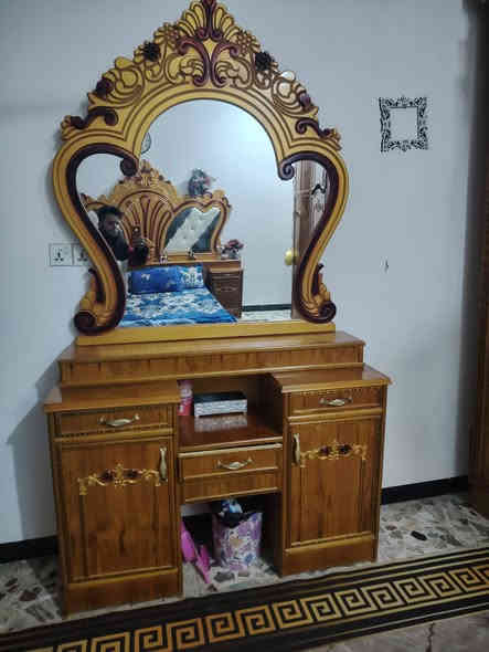 سلام عليكم غرف صاله شهر من مستعمليه نضيف حيل 
عنوان بابل حله ورديه خارج سيف سعد شارع 30
سعر 750بيه مجال 
***********
