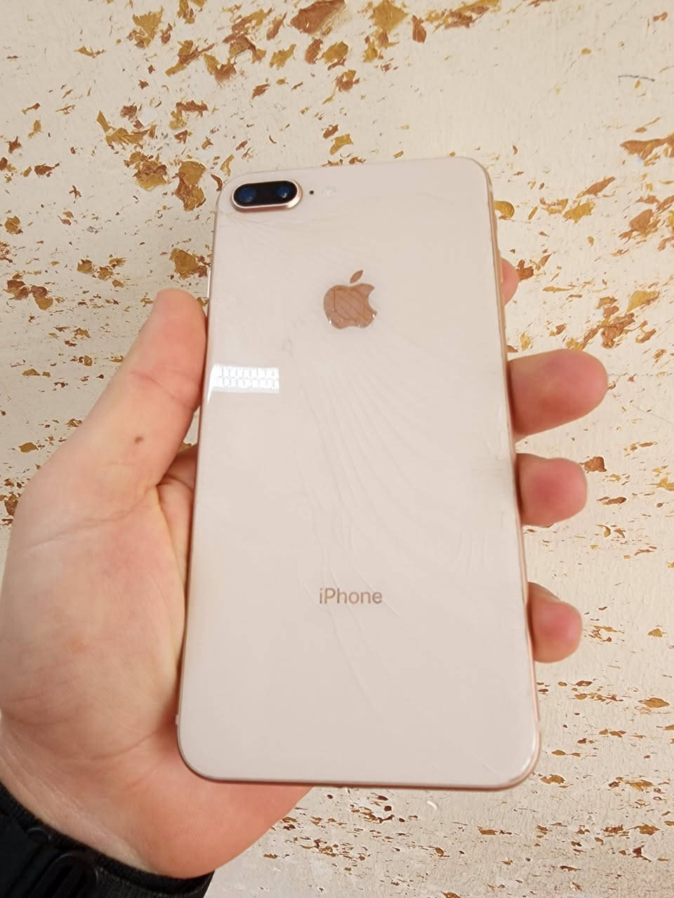 السلام عليكم… بيع نقد فقط
أيفون 8 بلص للبيع او مراوس.  ..فقط ظهر مشروك
الجهاز مفتوح مبدل باتري شرط فقط.   نطافه فول/100%
الذاكرة/256.    باتري/84%
السعر/140 قفل قفل سعر مناسب جدا
***********
