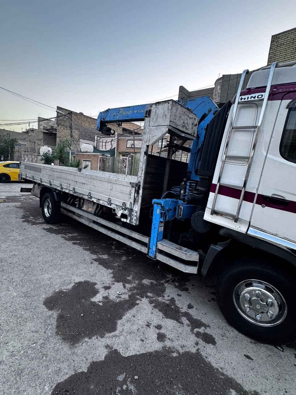 سلام عليكم للبيع هينو شيطان موديل 2002 بسمي 
بل سنويه كرين 3 سلايتات مخالف سته وربع الاستفسار 
عل رقم ***********
