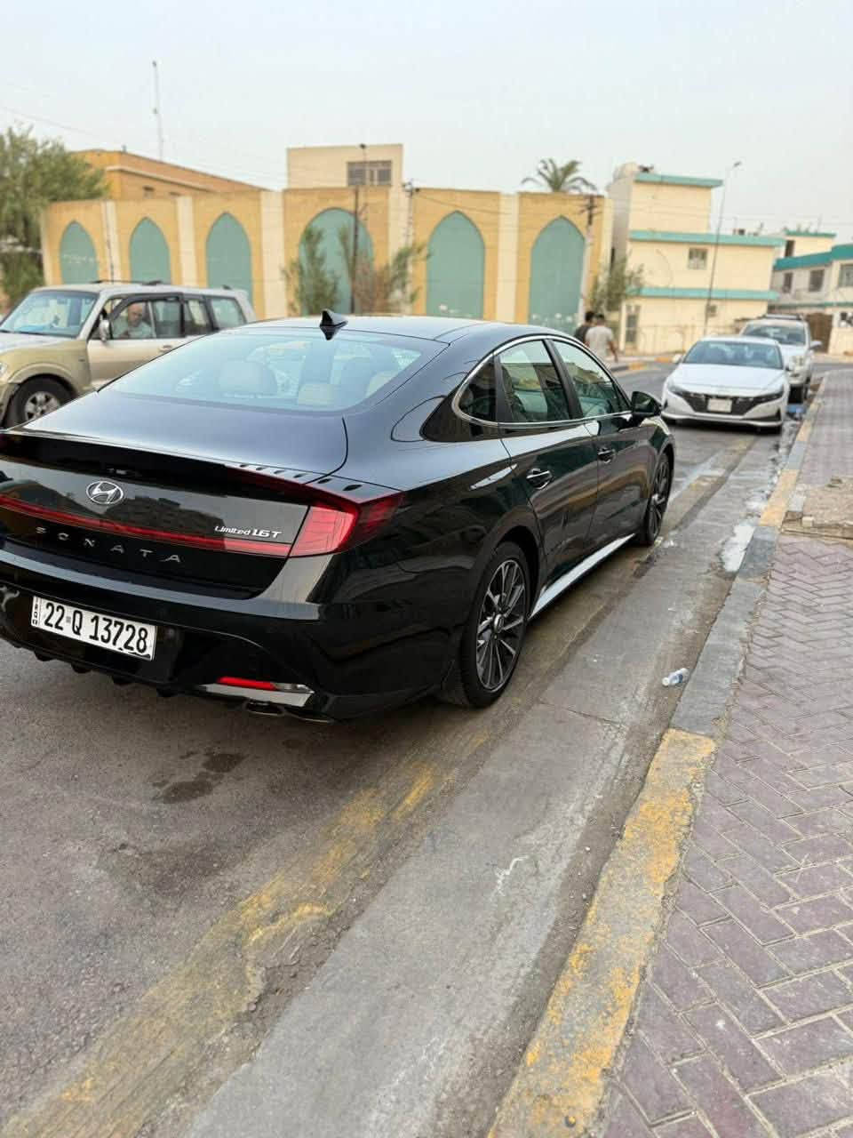 سوناتا 2022 لمتد اعلى فئة 1/1  Vip
لون  اسود  بانوراما ماشيه  46  ألف
(( حادث جاملغ مبدل نفس لون وبنيد جزء منه صبغ لغد وشاصي مكفول  )) 
بدون ارباك بدون دواخل 
المواصفات : 
((السياره تتقدم وترجع بالريمونت))

.داتا شو عرض على الجامه الامامية
.محرك 1600 تيربو رياضي 
.داخل جلد جملي مميز  
.خمس كامرات 360 درجة 
.رادارات 360 درجة 
.كراسي كهرباء امامي  
.كرسي خزن ميموري
.كراسي جلد ( تدفئه + تبريد )
.رادار مانع تصادم 
. رادارت جانبية ( تحذير النقطة العمياء ) 
. هاندبريك كهرباء 
.اوتو هولد
. تحكم ستيرن جهتين 
. كير رياضي بل ستيرن 
.جنطة كهرباء ذكيه عند الاقتراب تفتح
. عدادات ديجتال تتغير الوانها مع وضعيه القياده
.اناره لد بالدشبول والابواب تتغير عن طريق الشاشة 
. اضاءة خلفية ليد 
. ويل كب الكبير 
. تشغيل عن بعد
. وضعيات قيادة عدد 4
. تحديد سرعه 
. تحديد مسار
. سماعات نظام Bose العالمي 
.كاميرا جانبية مع تشغيل الاشارة
. شاحن لاسلكي ( wireless ) 
.ماسحات اوتو ويا المطر تشتغل وحدها 
تخم تاير جديد وباتري ايضاً جديد
وبعد بيهه هواي مواصفات
رقم اربيل ومكانها بغداد
 اي استفسار ***********
