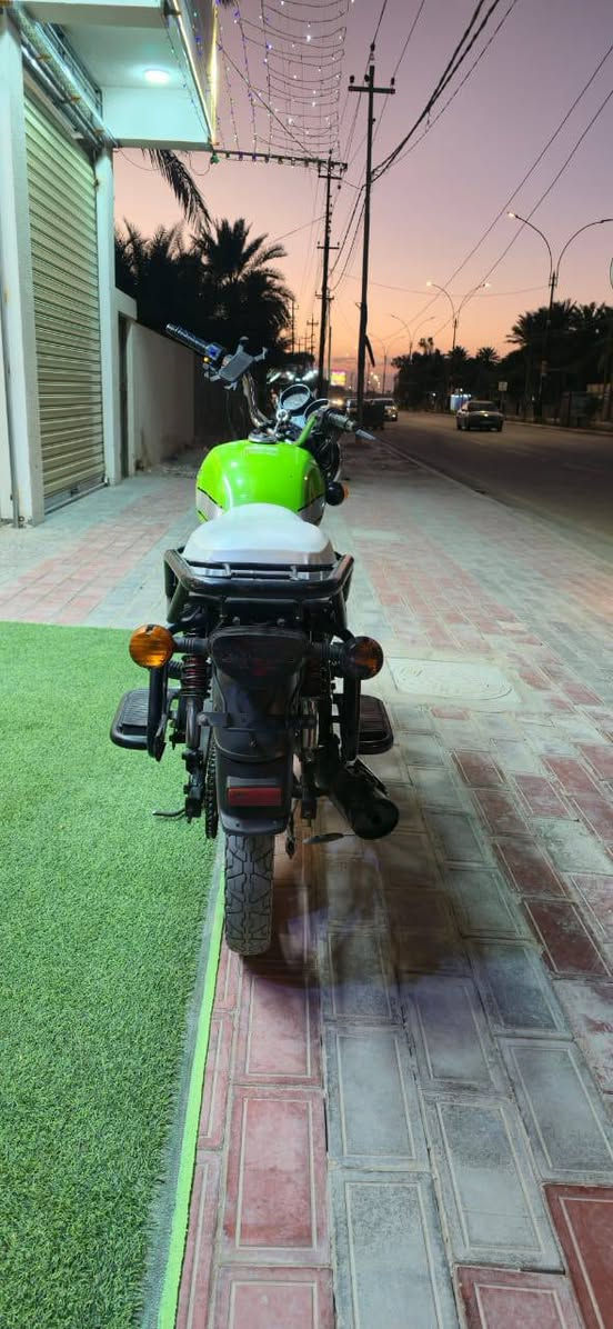 السلام عليكم دايوان نفخ محرك 200 الدراجه 2021 اوراق أصولي أصولي تأخذها كبل الترقيم الدراجه نضيف كهربائيات كله شغاله محرك ممفتوح ولا حته مفيلس  مكاني حي العباس يم النافورة سعرها ١٥٥٠ وبيها مجال  ***********
