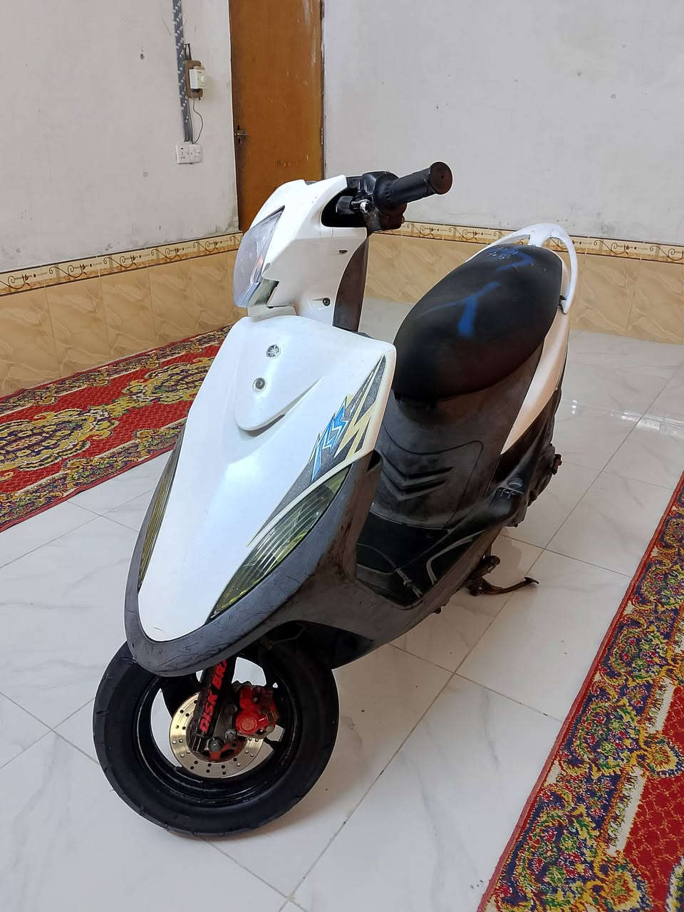 اذا مو شراي لا ترسل 
دراجه حاوية كفاله من كلشي 
ختم واحد وي لمكينه 
مكاني كرنه 📍 
متوفر ماسنجر


**إذا كنت صاحب هذا الإعلان وتريد حذفه لأي سبب، رجاءا أرسل رسالة إلى الدعم الفني**