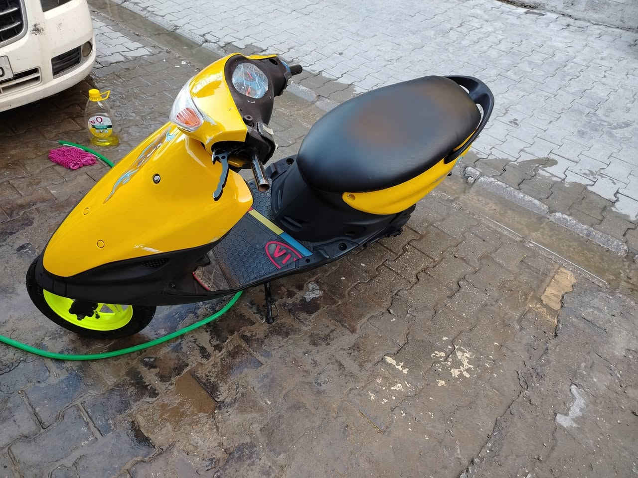 السلام عليكم ماكس قجمه رياضي للبيع دراجه كامله من كلشي كهربائيات سلف هندر كفرات ويل رياضي صالنصه رياضي كلجات عداد كيلو متر كله شغال دراجه جاهز والصور تحكم رايدها 450  وبيها مجال عنواني بغداد الكرخ ***********
