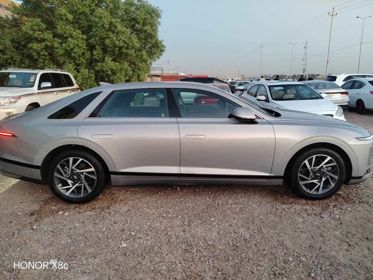 ازيرا 2024كفاله عامه للبيع وارد كوري غاز اصل
المواصفات
بصمه 
تحكمات استيرن 
تدفئه +تبريد كشنات امامي 
تدفئه في كشنات الخلفيه 
مساج في كشن السايق
رادار امامي +خلفي 
رادار جانبي 
حساسات امامي+خلفي
السعر 245 بيه مجال 
للاستفسار ***********
