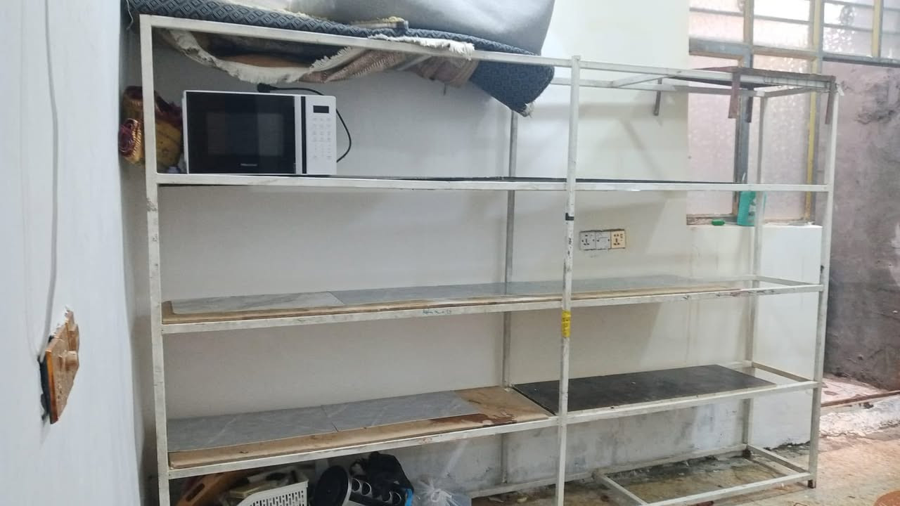 اغراض للبيع رفوف ١٠٠  وطباج ٧٥ وسرير ٧٠ وبيهم مجال مكان حي اور


**إذا كنت صاحب هذا الإعلان وتريد حذفه لأي سبب، رجاءا أرسل رسالة إلى الدعم الفني**