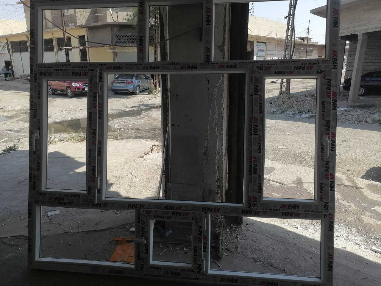 السلام عليكم
اشتغل شبابيك وبواب المنيوم والبلاستك بسعر مناسب واكيد ع موديلات التريدها 
ضمان 10 سنوات صيانة سنه1
سعر الباب 80$ شامل التركيب
سعر متر الشباك 30$ شامل التركيب الستفسار على الارقام 
*********** واتساب
*********** واتساب
