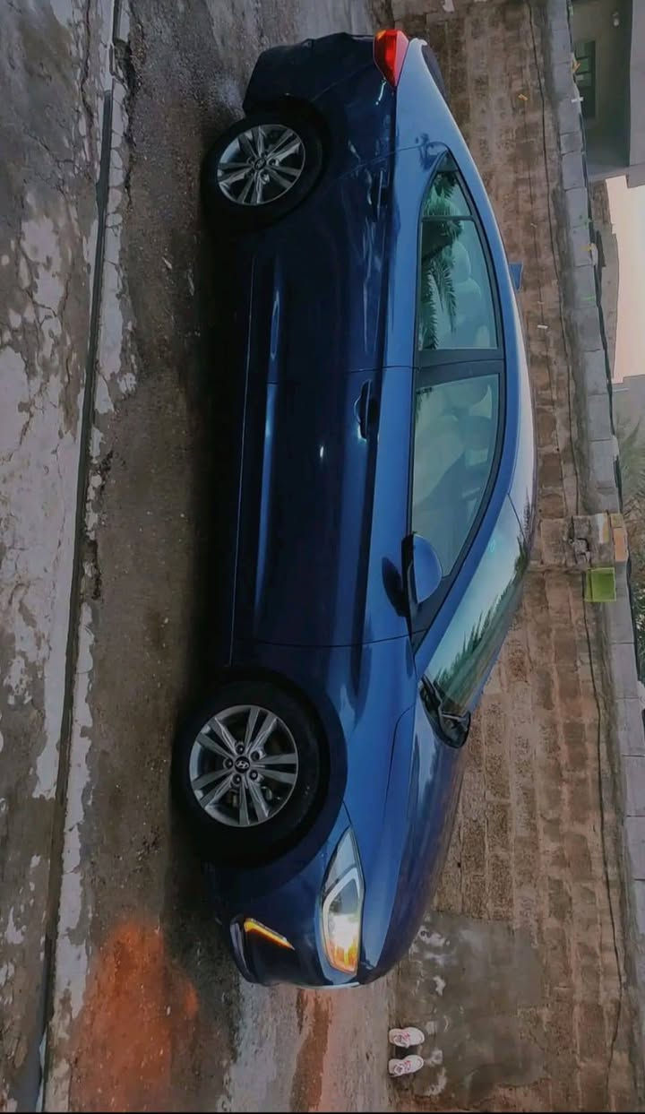 السلام عليكم
النترا 2018 امريكي حادث بنيد فقط مبدل والباقي ليبل واحد وبالعراق صار بيه. صبغ بابين بدون تبديل وفتح 
مكينة دوش كير اي تي تخم تاير رادار جانبي 
السعر 127,$ وبيها مجال 
الاتصال على ***********
