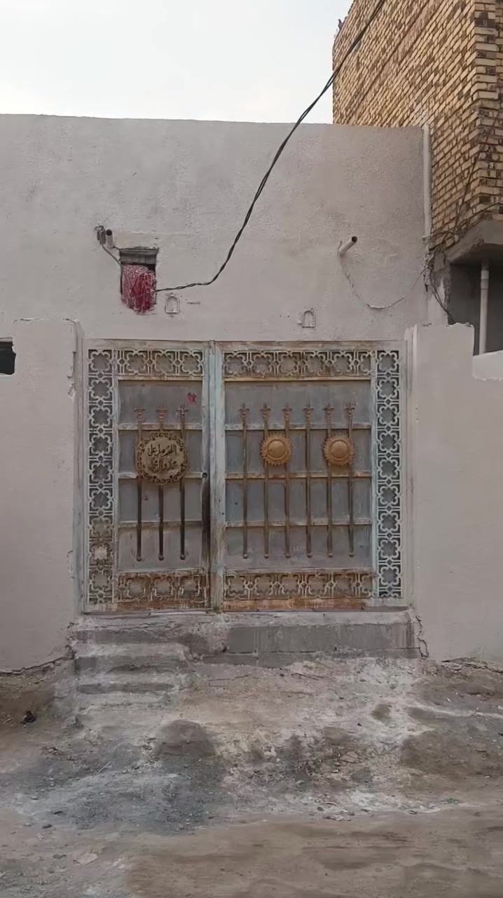 بيت طابو زراعي سند 25 مساحه 200متر بعد 50 متر عن الحولي اقرب نقطه داله مدرسة أم  البنين للبنات رقم التواصل ***********
