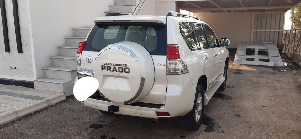 السلام عليكم     من رخصه الادمن برادو 2010 مكفول عدا جاملغ  امامي مبدل مؤسسه نفس اللون  اثر طعجة   ،، محرك2700 داخل صاج عليها ادامه نوزلات وبلكات وتخم تاير 
***********
مراوس بجيب شكل جديد وفرق نقد
