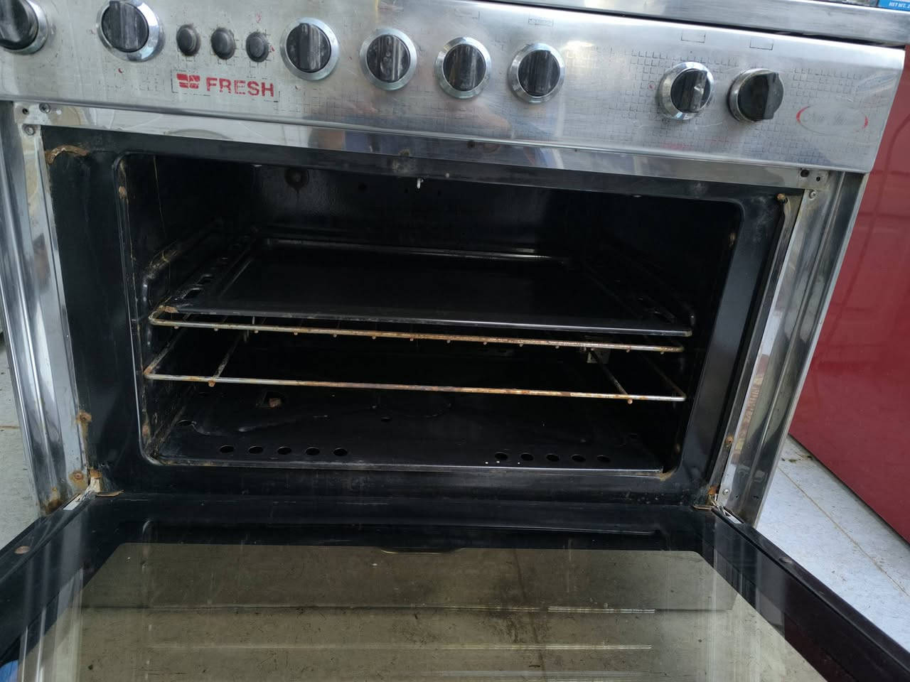 طباخ فريش مصري شرط الشغل نظيف اي عيب مابي
السعر 130
***********
