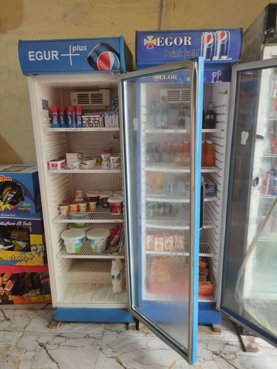 عارضة طرح جديده صارلة شهرين تقريبا وعارضات ثنين نضاف كلشي ما بيهن ومجموعة رفوف وعندي عارضات مال اجباس وياهن كلمن وسعره
العنوان البصرة التنونة الصالحية رقم الهاتف ***********
