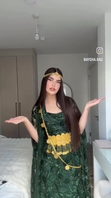 الواااانه تجنن 🦋😍
قماش الزي الكردي… فخامة من أول نظرة ✨تول مطرّز بنقوش هندسية أنيقة مع بطانة ساتان لامعة بلون برونزي مميز، يعطيك إطلالة راقية #اكسبلورر


**إذا كنت صاحب هذا الإعلان وتريد حذفه لأي سبب، رجاءا أرسل رسالة إلى الدعم الفني**