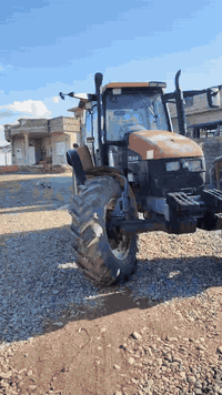 سلام عليكم
ني هولندا 115
محرك  لا صرف لا نفخ شرط
كير
اكسن شرط
تواير 4جديد
*********** 
***********
