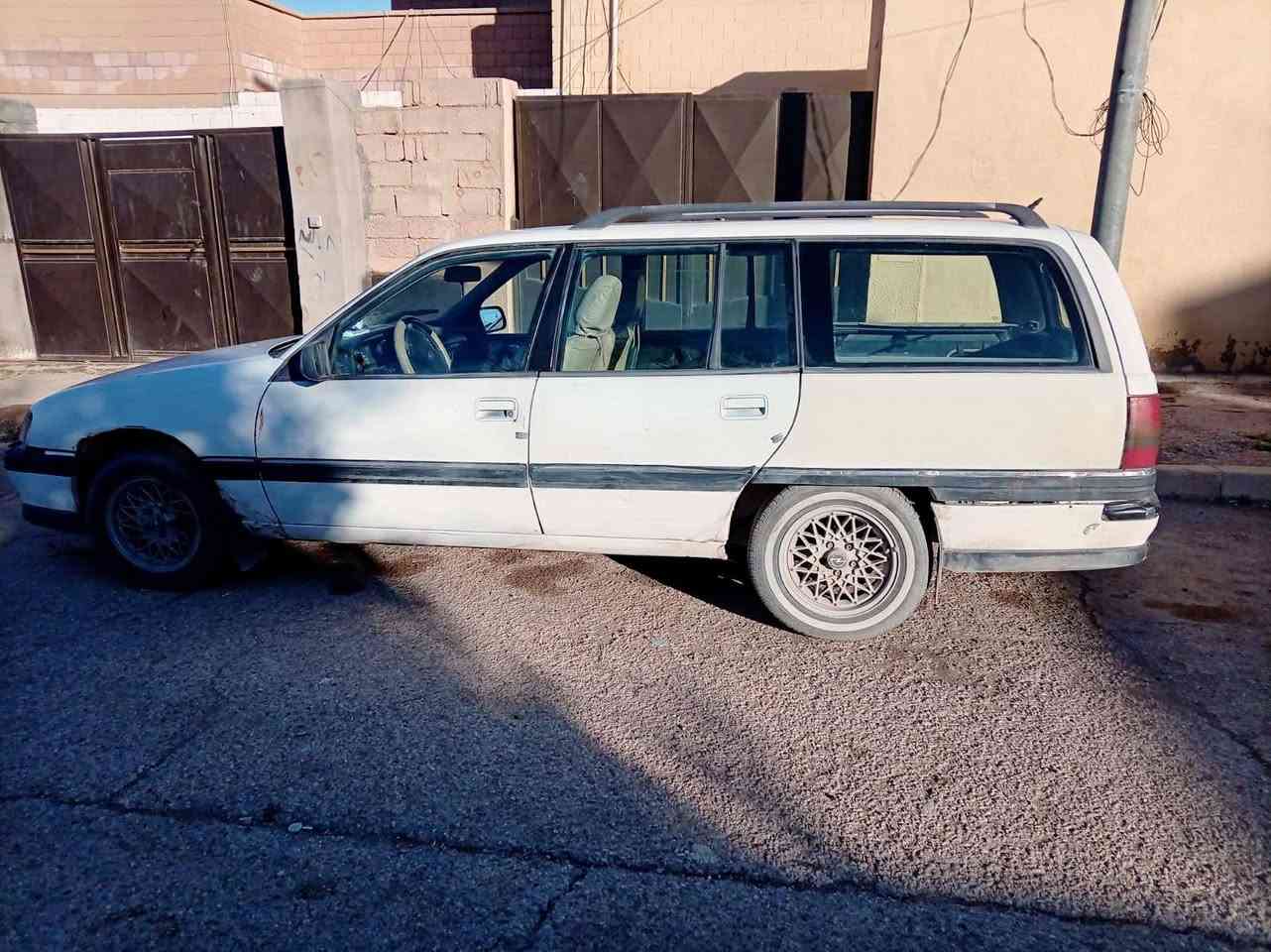 السلام عليكم من رخصه الجميع مكلف بلنشر اوبل اوميگا ستيشن فول اوتماتيك محرك گير خير من الله موديل 1993تخم ويل كب السعر 28 ورقه بيع او مراوس بسياره حديثه وانطي فرق رقم صاحب السياره ***********
