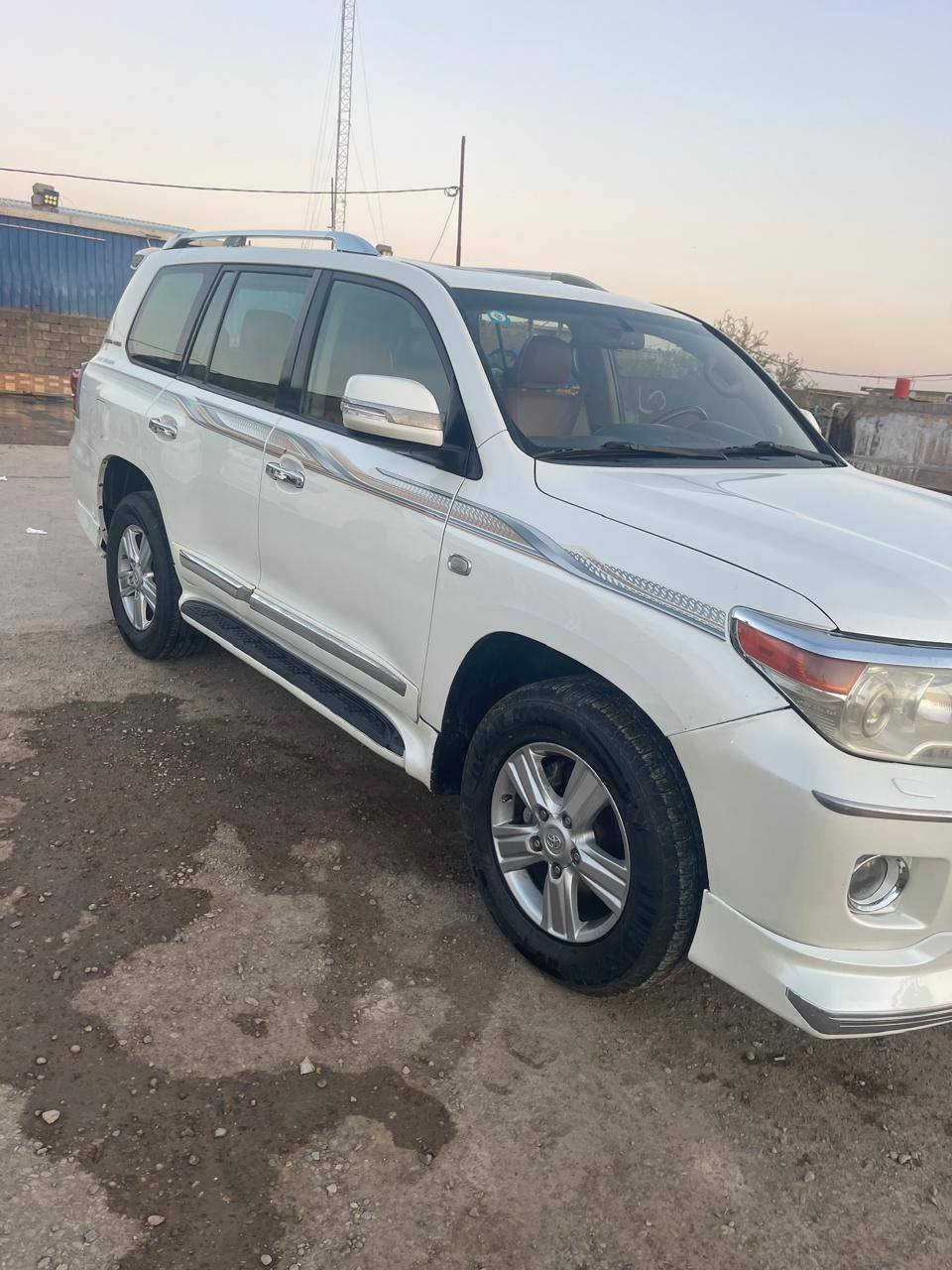 السلام عليكم
مكلف بالنشر
لاندكروز موديل 2008
Vxr فول مواصفات خاصة اربع بصمات
محرك 4600 اربع بصمات
صبغ جاملغ خلفي والسونار موجود وي الصور
سيارة جاهزة تخم تاير تبريد حدادية امامي خلفي كله جديد مابيها نقص برغي
رقم بغداد بأسمي
مكاني واسط / مركز المدينة
استفسار تواصل وي صاحب السيارة
***********
***********
