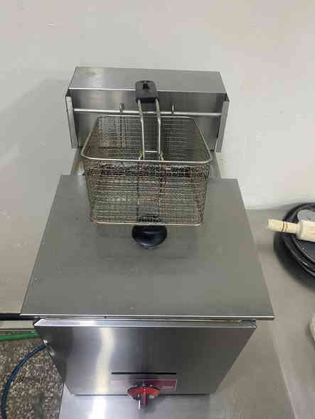 شوايه كص اخت الجديد وقلايه فنكر كرسبي للبيع الشراي يدخل خاص وبي خير ويدلل***********السعر
