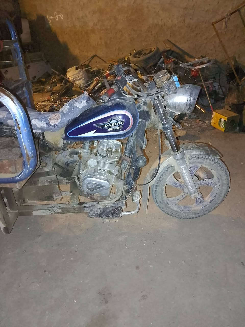 سلام عليكم سوته دايون للبيع موديل 20 اوراق أصولي مكاني كربلاء حي العسكري  الستوته كامت وبدلت روله وبوش وبستم وماشتغلت يمكن بيه سنتر السعر 850وبيه مجال الشراي اخلي على راسي يدلل ***********
