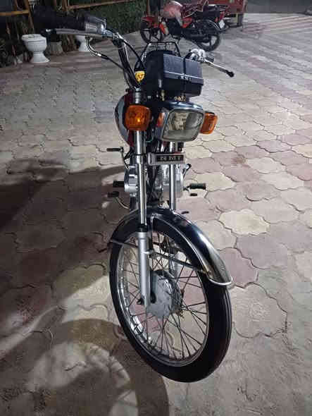 السلام عليكم ‏نامه￼ شلامجه تعمير ￼ 26 الشاصي 12  ￼سحك مكفوله من كل شي￼فول السعر ١١٠٠بيه مجال أوراق ￼اصولي مو سكنر مكان طوريج ***********￼￼
