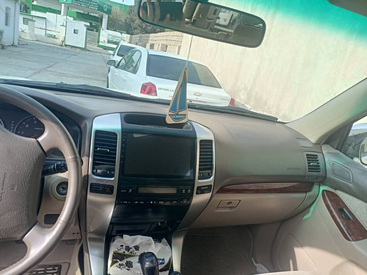 پرادؤ 
2008 
بدون سبخ بدون حادس 📦🔒
فول مواسةفات 
محرك غازو بنزين 
بي بتاق بنزين 
***********
