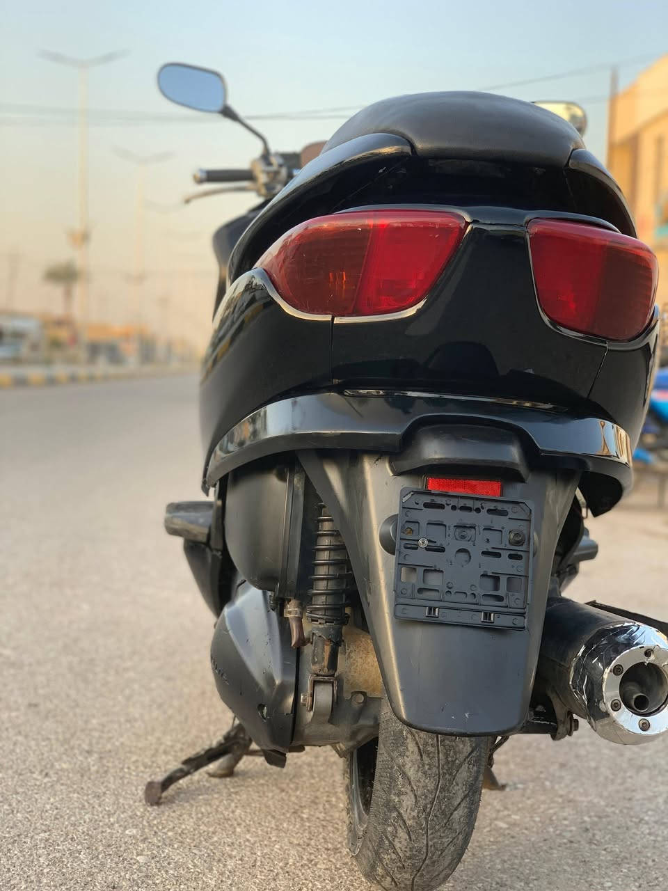 سلام عليكم فورزه 08 مكفوله كفالها عامه دراجه شلعه ومعدل لايت زنون ABS سعرها 750 وبيها مجال مكاني تقاطع القدس ***********
