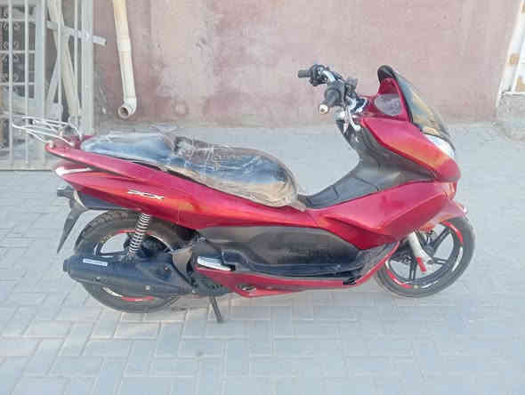 سلام عليكم بي سي اكس جيل. اول   موديل ٢٠١٦  ياباني ياباني     دراجه نضيفه وحلوه مال جناي. شوف الصور كفر مكسور شوي  مكفوله  محرك 150 شلعه  معد فول  مال جناي سعر 1150وبيها مجال للشراي.  ولي يشتر مكان بغداد.     ***********
