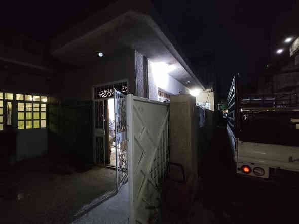 دار للبيع 
صنف الارض طابو زراعي سند ٢٥ ملك صرف انذار من كاتب عدل 
..
الجبهة١٥.٤٠ النزال ١٠ المساحة ١٥٠ متر 
..
واقع حال 154 متر 
طابق واحد وبيتونة كبيرة يتألف من
..
 غرفتين نوم
 وصالة واستقبال وحولي 
ومطبخ
 وحمام شرقي وحمام غربي كبير  
ويحتوي على ثلاث مداخل 
العنوان سبع ابكار مقابل شركة تويوتا يبعد عن السريع ٧٥ متر تقريباً 
..
البيت معروض اقل من سعر الارض 
السعر 275 وبي مجال
تواصل مباشر مع صاحب العقار 

للتفاصيل أكثر اتصل 
*********** 
متوفر واتساب 

ملاحظة البيت فارغ مابي مؤجر اطلاقا ومرمم  يعني جاهز للسكن وخالي من الشوائب
